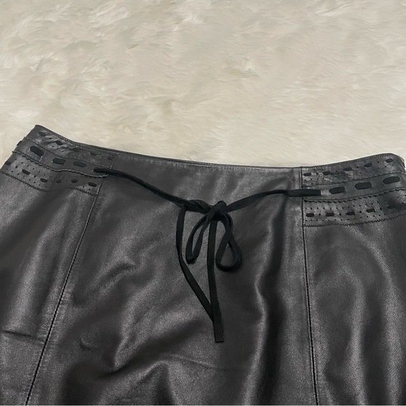 💙💖 Vintage Oscar de la Renta Black Leather Skirt - Picture 4 of 8
